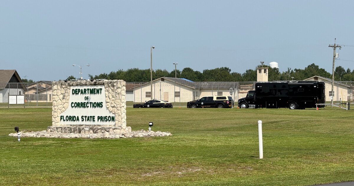 Florida executes James Robertson as DeSantis withdraws warrant for William Lee Thompson